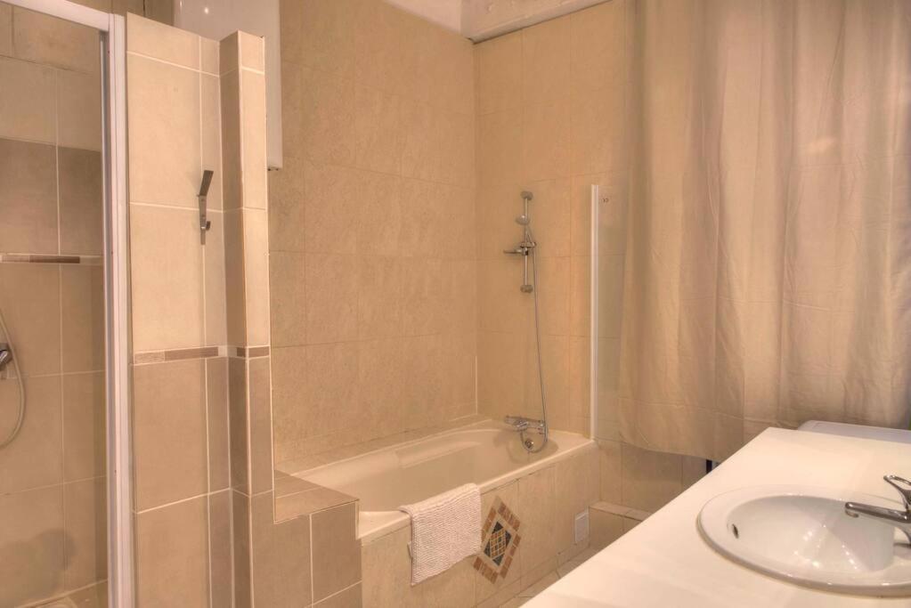 Tres Bel Appartement 6-8 Couchages Prado-Perier Marsiglia Esterno foto